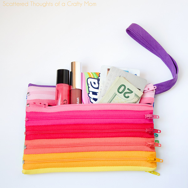 http://www.scatteredthoughtsofacraftymom.com/2013/03/rainbow-zipper-pouch-tutorial.html