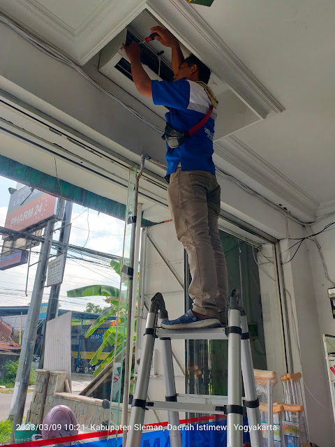 galeri Rizqia AC Jogja Jasa service AC, Perawatan cuci AC, isi freon, jasa bongkar pasang AC, pengadaan AC baru, serta tukar tambah AC area Sleman, Bantul Kotagede Jogja Yogyakarta