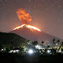 Το ηφαίστειο Mount Agung  ενεργοποιήθηκε ξανά μετά από μισό αιώνα ύπνου..! (Βίντεο) 