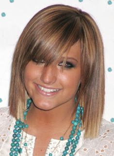 Ashlee Simpson hairstyles pictures ashlee simpson highlights bangs bob blunt Ashlee Simpson Hairstyles