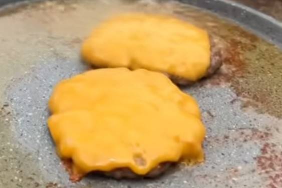 Beef Patty with cheese: The Ultimate Union of Deliciousness 