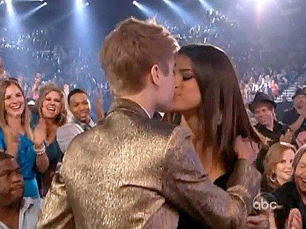 selena gomez and justin bieber kissing. Justin Bieber delivered a hug