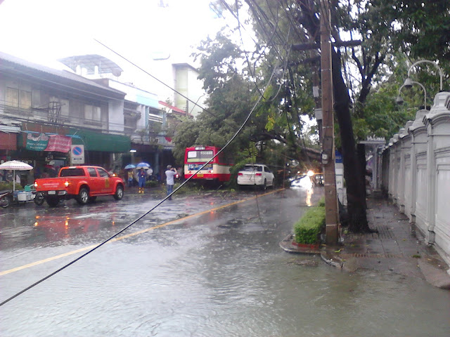 bangkok waterflood 2012, bangkok rainy season, tropical rain, наводнение бангкок 2012, тропический ливень, бангкок дожди Таиланд