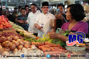 Tim Kampanye Jokowi-Ma'ruf  Blusukan ke Pasar Tanjung Jember