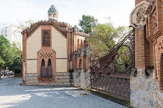 ANTONI  GAUDI, VIDA Y OBRA