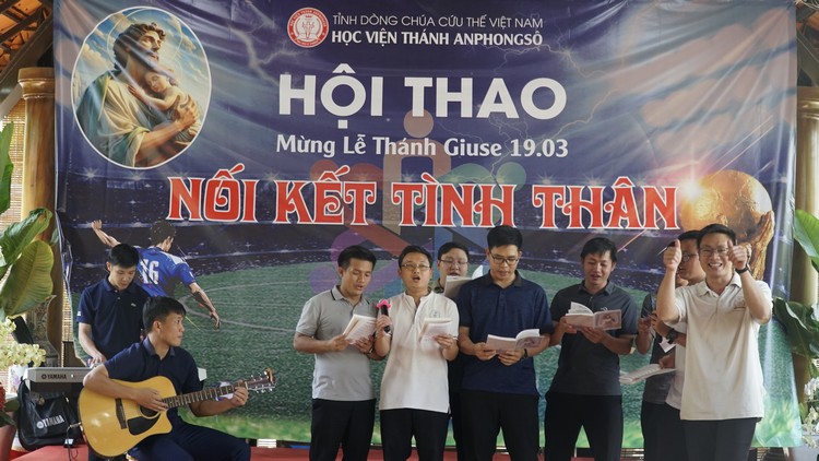 HỘI THAO NỐI KẾT TÌNH THÂN HỮU TIN MỪNG