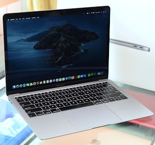 MacBook Air Retina Core i5 ( Late 2018 ) 13 Inch Fullset