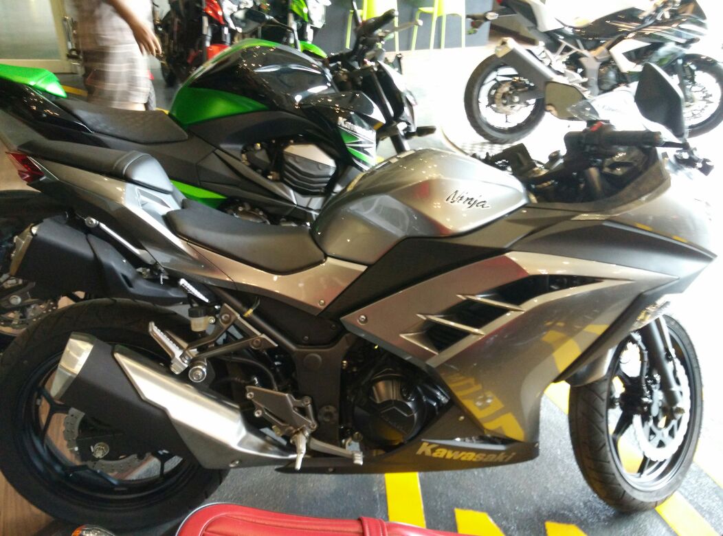 Motor Sport 250 CC Harian Wajibkah Motor Sport Touring Di Modifikasi