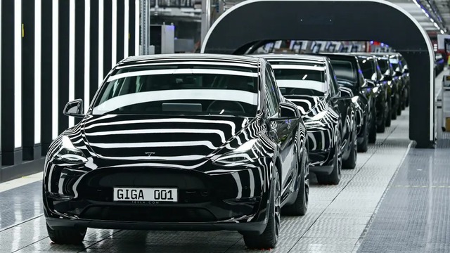 Tesla đang nhường thị trường ô tô điện cấp thấp cho các nhà sản xuất xe hơi truyền thống  - Ảnh 1.