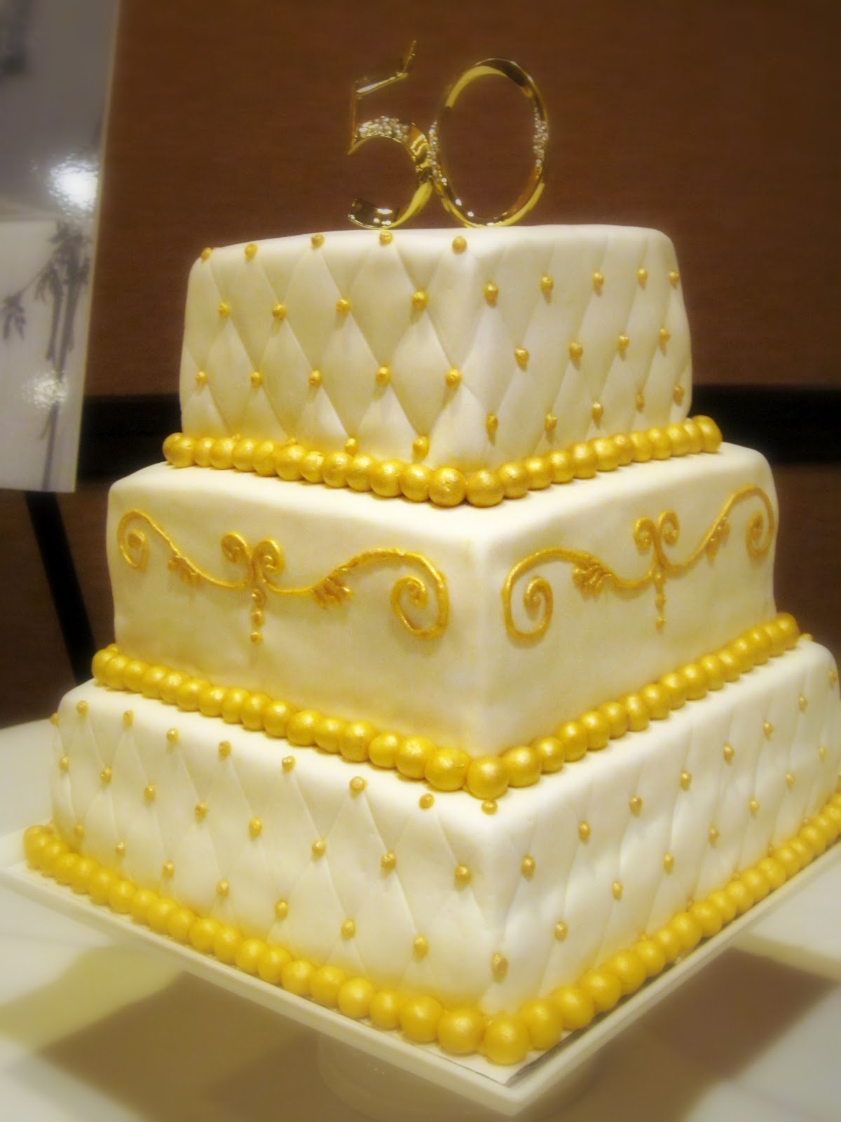 Darlin' Designs: 50th Anniversary Cake