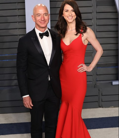 Breaking! Jeff Bezos Concludes with  his divorce with wife MacKenzie, giving her $32billion of his Amazon shares