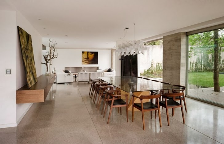 Dining room in Modern dream home by Paz Arquitectura