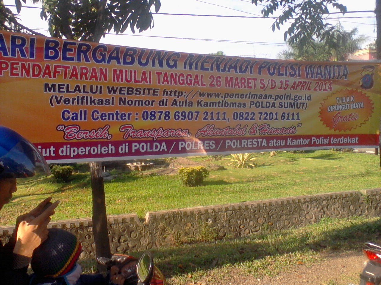 http://fileex.blogspot.com/2014/04/penerimaan-brigadir-polri-polwan-dan.html