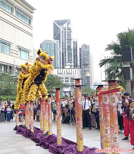 A Blossoming Day, Mandarin Orange Garden, Suria KLCC, Suria KLCC Mall, CNY 2019, Mandarin Orange Tree, 40-feet height Basket of Mandarin oranges replica, Basket of Good Fortune, KLCC Esplanade, Shopping Mall decoration, Malaysia Shopping mall, Lifestyle