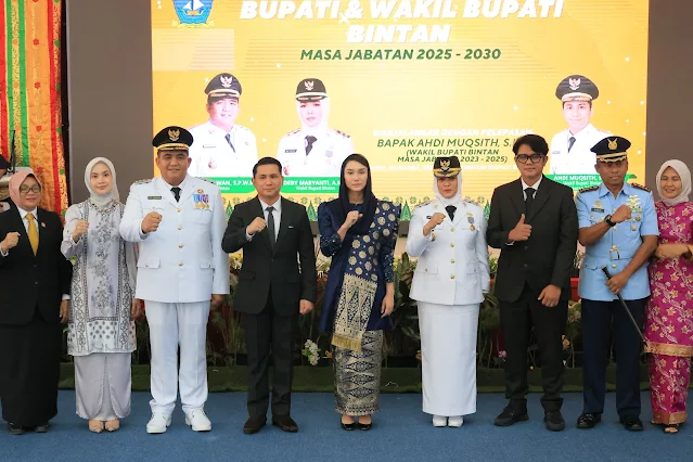 Usai Mengikuti Rapat Paripurna, Bupati Bersama Wabup Bintan Disambut dengan Berbagai Prosesi Adat Melayu