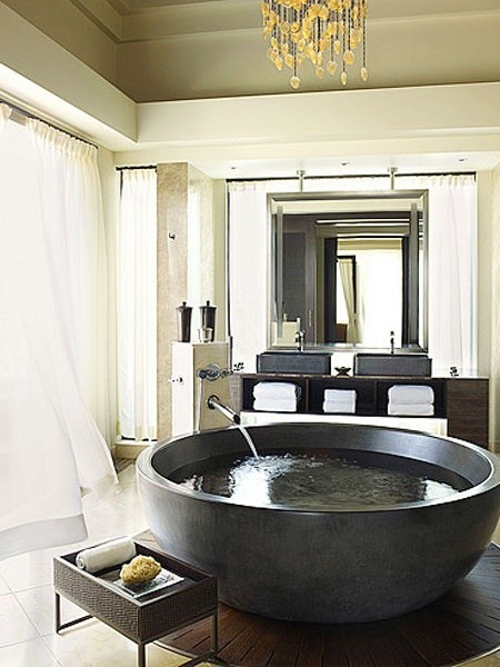 Round Bath Tub