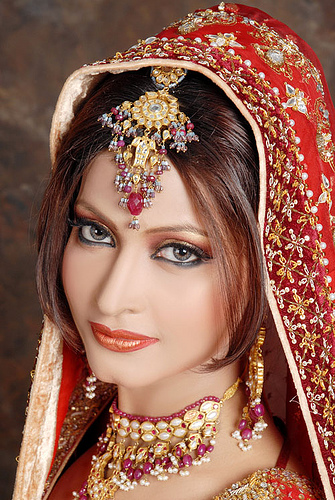 Pakistani bridal make up stills