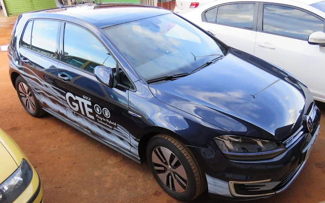 Volkswagen Golf GTE é flagrado em testes no Brasil - vídeo