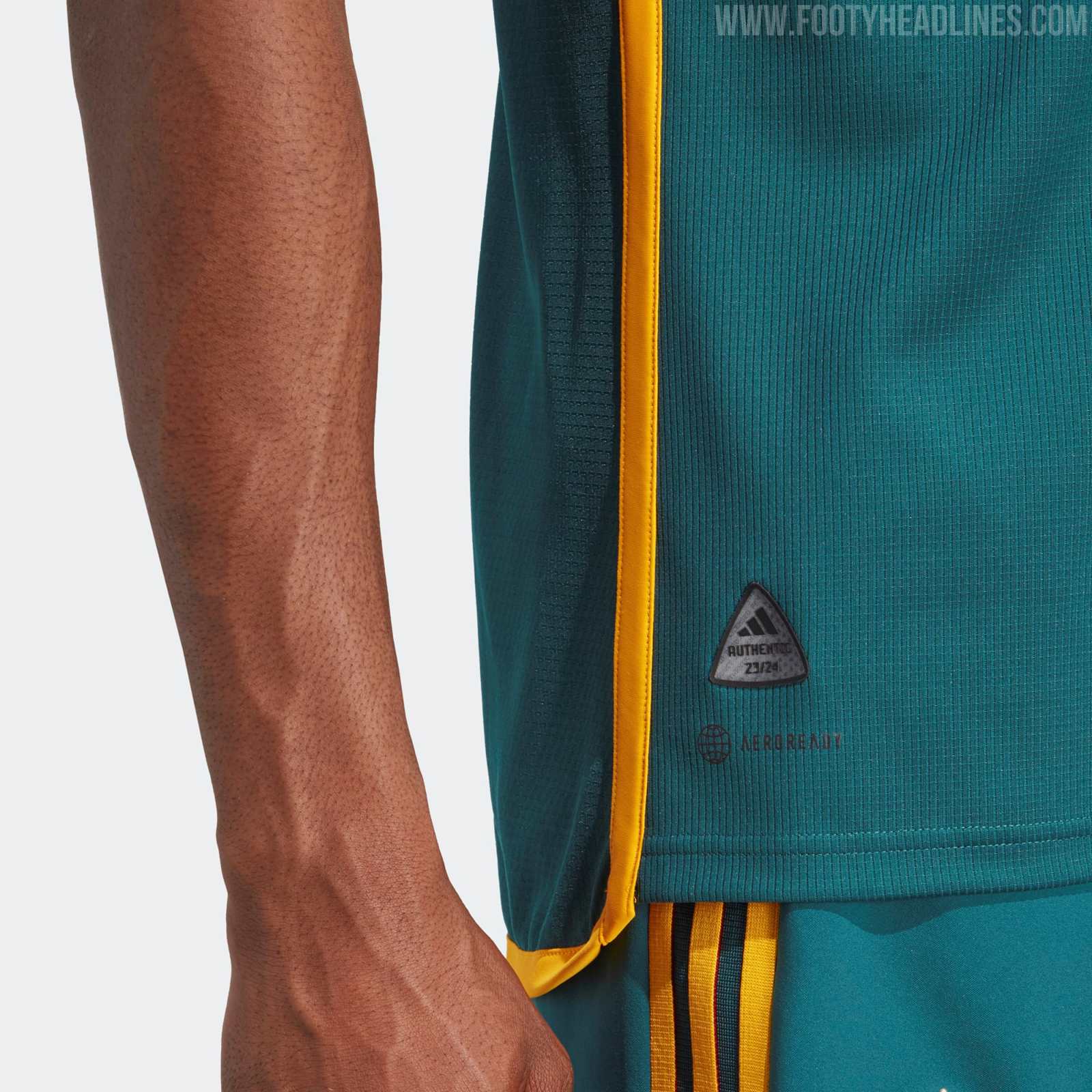 Los Angeles Galaxy Away Jersey + Short Kids 2021/22, Official
