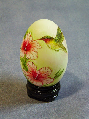 Artcraft from eggshell ; painted eggshell