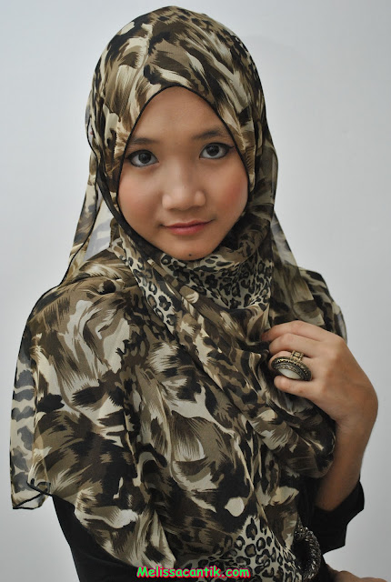 Foto Model Berhijab Cantik, Fatin Lewat! (20 Pic)