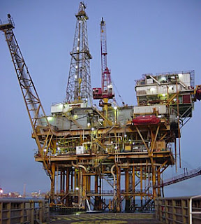 oil rig/offshore picture