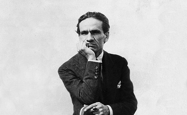 15 poemas de César Vallejo para revivir su arte