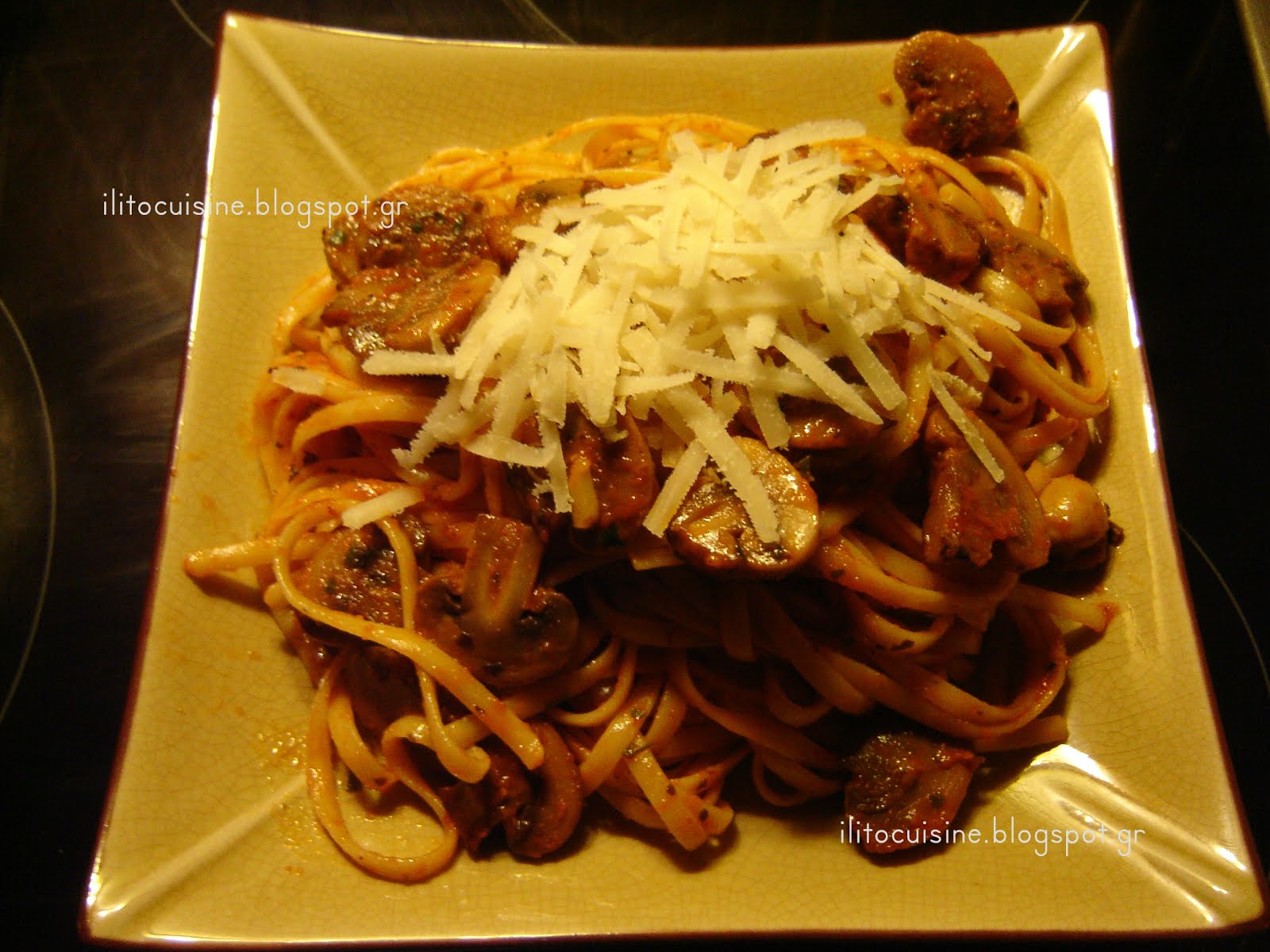 POMODORO FUNGHI PASTA