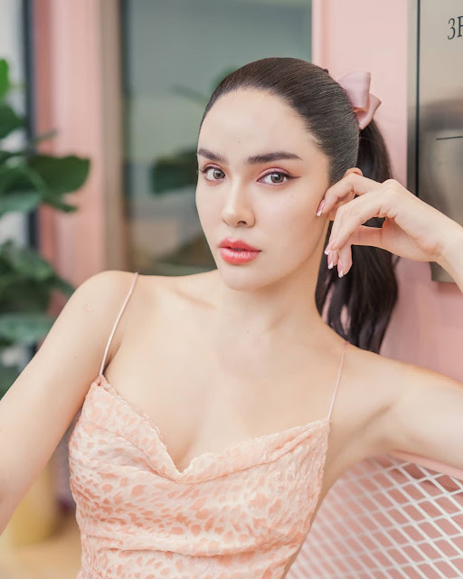 Nisamanee Nutt – Most Beautiful Thailand Transgender Model