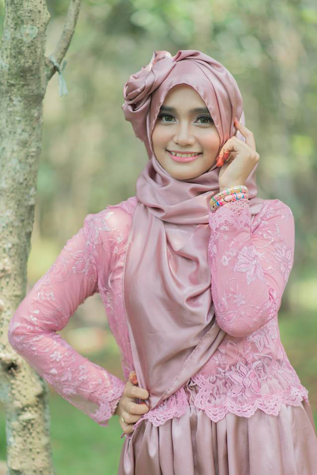 8 Tips dan Pose Hunting Foto Model  Hijab Untuk Pemula yang 