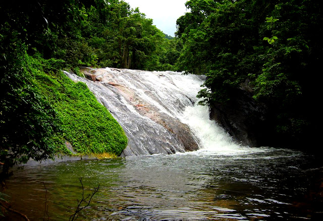 Dhoni Waterfalls