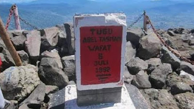 Sejarah Pilu Tugu Abel Tasman Berdiri di Gunung Marapi
