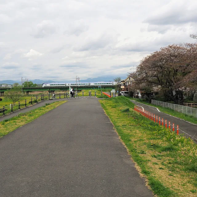 多摩川サイクリングロード　中央線