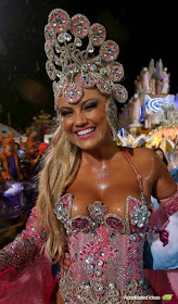 Ellen Roche from The Golden Roses as Barbie during the Brazilian Carnival 2014.