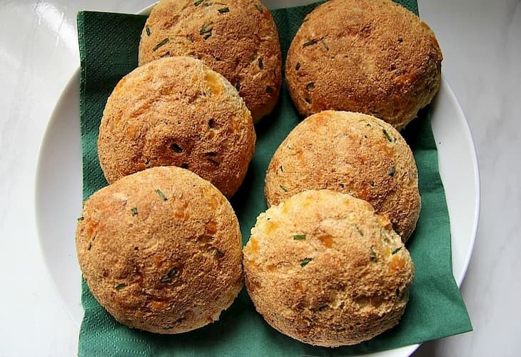 Cheese Chive Bread Rolls