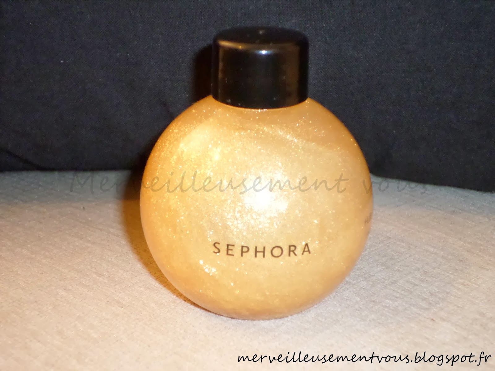 http://www.sephora.fr/Maquillage/Maquillage-Corps/Huile-pailletee-corps-/P1143145