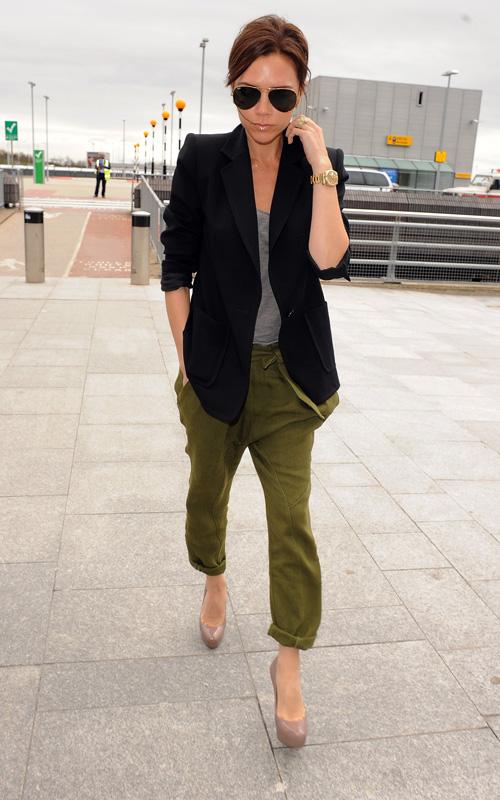 Victoria Beckham wearing it her style! Posted by LadyFozaza at 7:28 PM