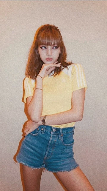 In 2019, Lisa was voted 2nd in Starmometer’s Most Beautiful Woman in the World and 1st in TC Candler Asia’s Most Beautiful Face in Asia.