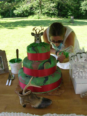 wedding cakes with ribbon