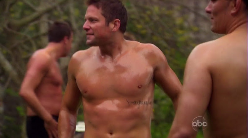 Chris Lambton, Kirk DeWindt, Roberto Martinez, and Craig Robinson shirtless on The Bachelorette s6e06