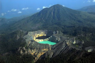 Danau Tiga warna di Papua