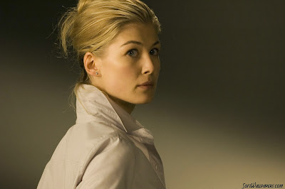 Free Rosamund Pike Hot and Sexy HD Wallpapers