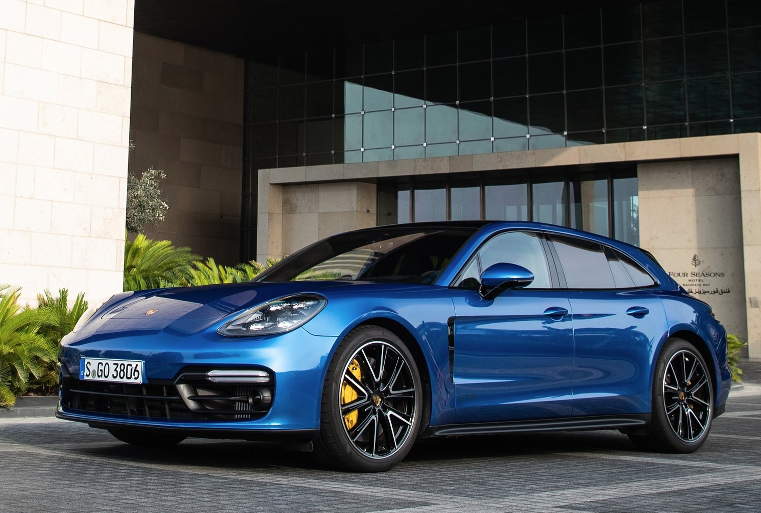 Porsche Panamera GTS Sport Turismo 2019 Review - AZH-CARS