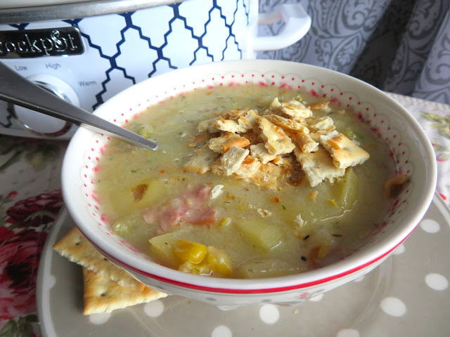 Crock Pot Creamy Veggie Chowder