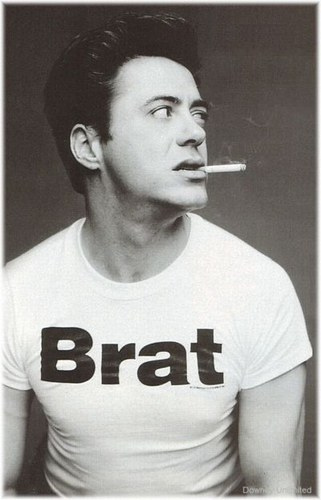 ROBERT DOWNEY JR IS SMOKIN'