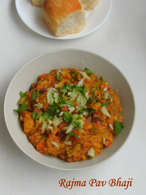 Pav Bhaji with Rajma, Kidney Beans Pav Bhaji