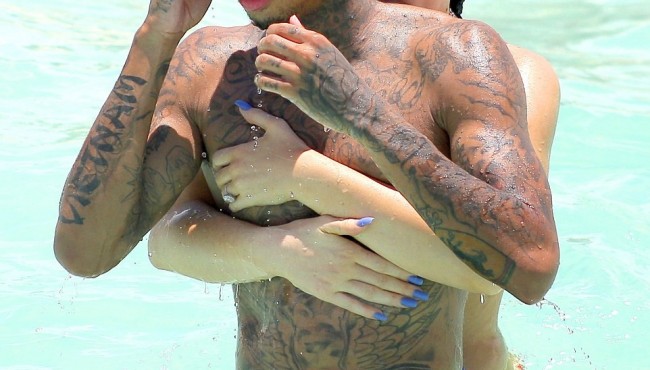 Kylie And Tyga Caught On Camera While Kissing And Cuddling In Water