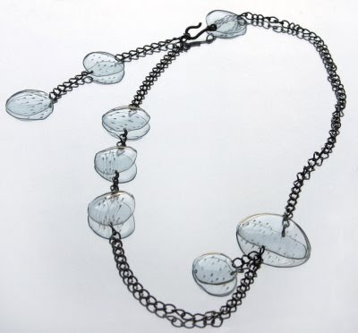 make recycled jewelry somethinbeautiful.blogspot.com