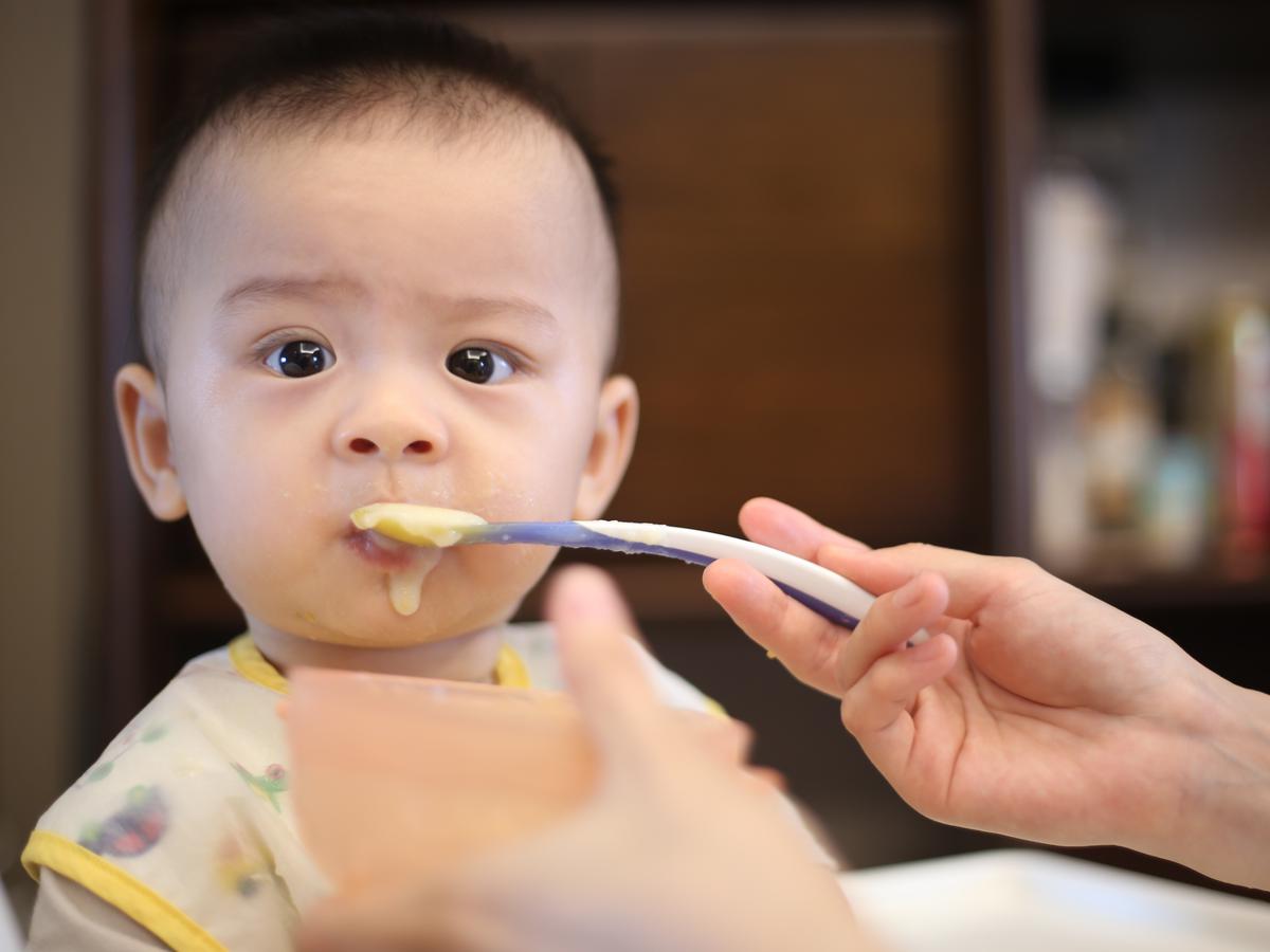 makanan yang tidak boleh ada pada MPASI 6 bulan