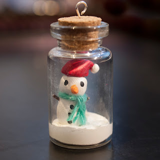 Snowman in a jar by welaughindoors